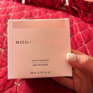 Rodan + Fields active hydration body replenish